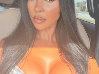 Shybuttcute live cam video preview