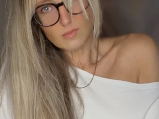 Bee_HoneyXX webcam livesex profile in granny cams