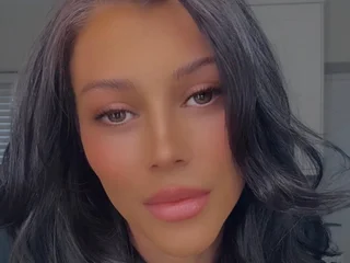 BrunetteGirlxxo Sex Toy webcam from United Kingdom