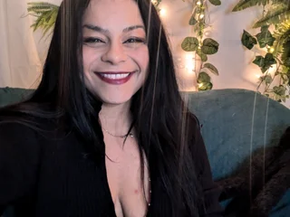 SmathyDeez Latina webcam from Canada